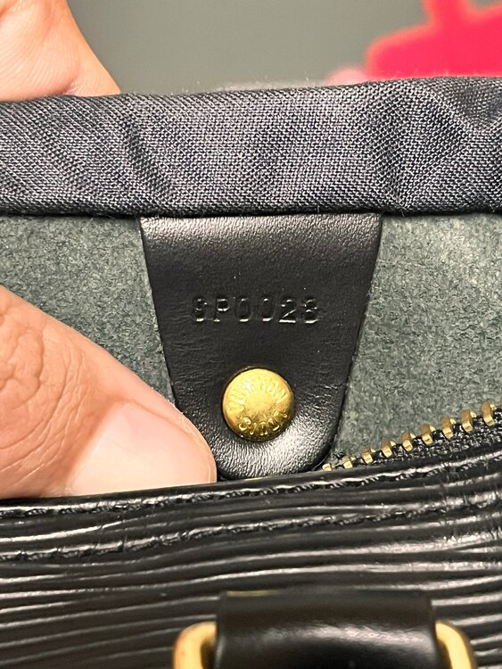 ルイヴィトン エピ （ブランドバッグ）の商品画像 - 査定依頼日：2025年4月6日 - 最高査定価格：55,000円