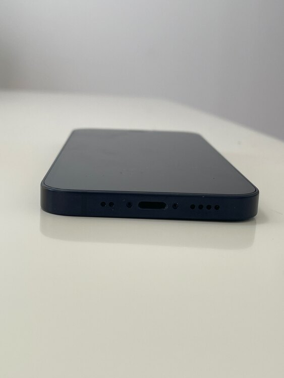 iPhone（スマホ）の商品画像 - 査定依頼日：2024年12月19日 - 最高査定価格：20,000円