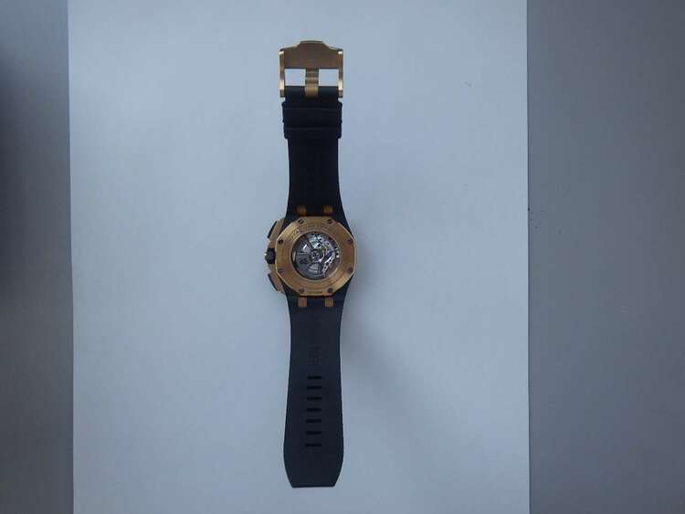 クロノグラフ26405NR.00.A002CA.01セラミックブラック44mｍ（高級時計）の商品画像 - 査定依頼日：2025年4月26日 - 最高査定価格：5,500,000円