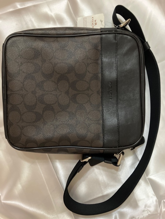 F54788（ブランドバッグ）の商品画像 - 査定依頼日：2025年7月23日 - 最高査定価格：7,000円