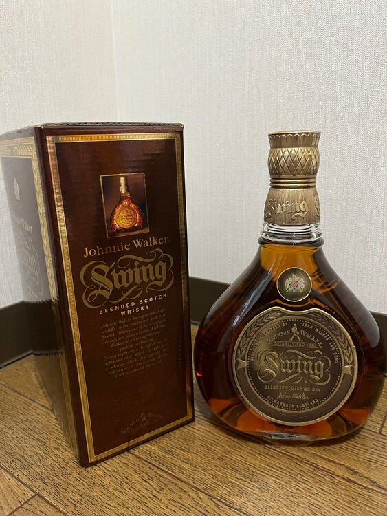 ジョニーウォーカー　スイング（お酒）の商品画像 - 査定依頼日：2025年2月20日 - 最高査定価格：1,100円