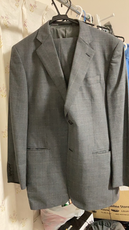 スーツ（古着・ファッション）の商品画像 - 査定依頼日：2026年4月22日 - 最高査定価格：500円