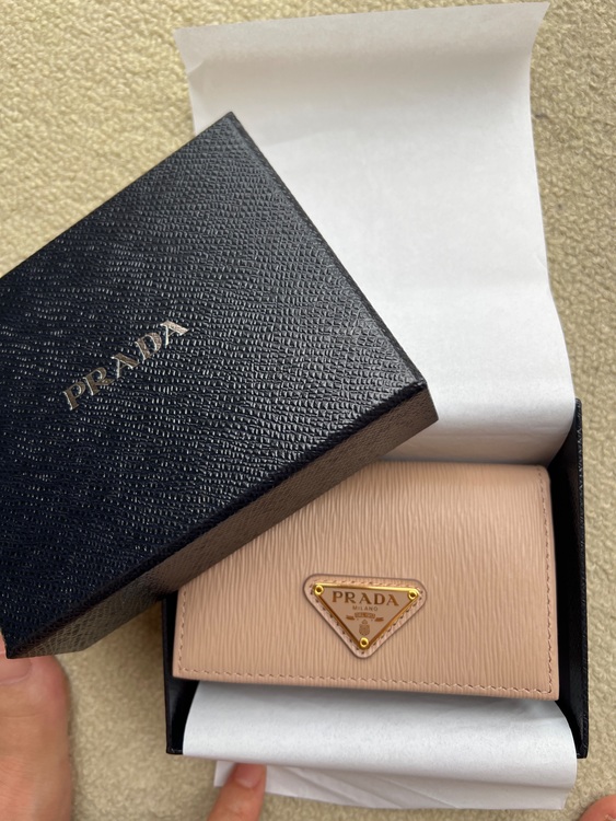 プラダ  （ブランドバッグ）の商品画像 - 査定依頼日：2025年6月9日 - 最高査定価格：30,000円