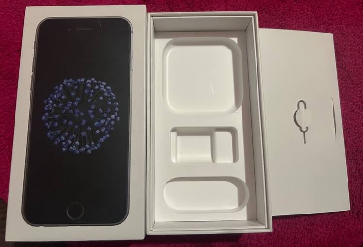 Apple iPhone 6 16GB シルバー（スマホ）の商品画像 - 査定依頼日：2025年11月15日 - 最高査定価格：1,500円