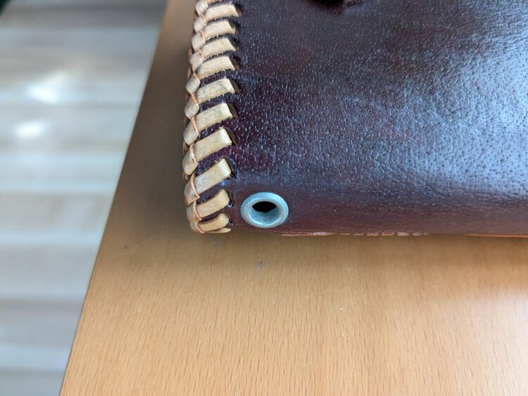 カービング　財布（ブランド財布・小物）の商品画像 - 査定依頼日：2025年10月5日 - 最高査定価格：4,000円