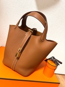 ピコタンロック（ブランドバッグ）の商品画像 - 査定依頼日：2025年10月5日 - 最高査定価格：600,000円