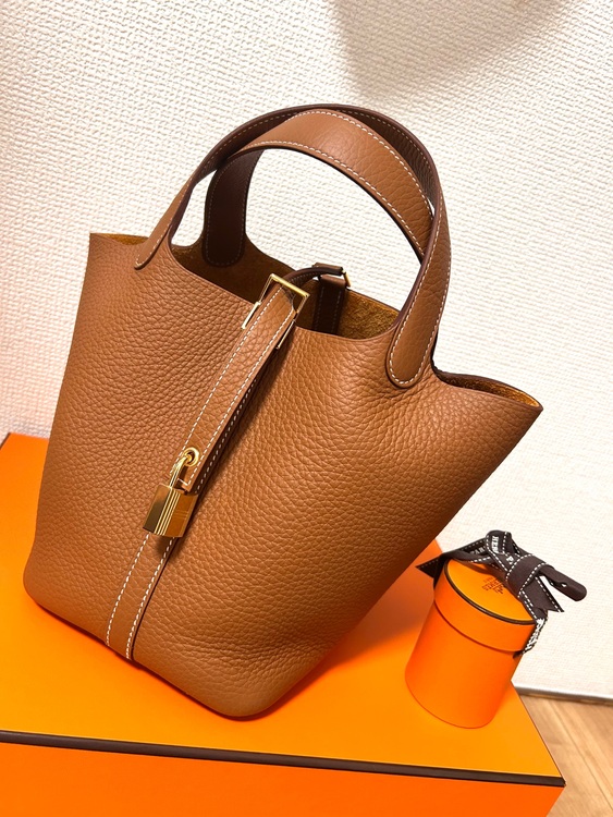 ピコタンロック（ブランドバッグ）の商品画像 - 査定依頼日：2025年10月5日 - 最高査定価格：600,000円