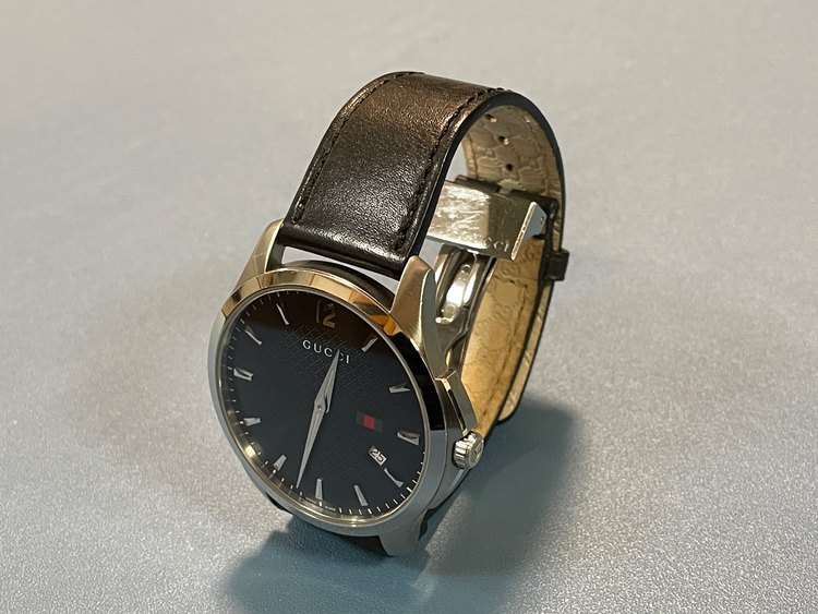 GUCCI クォーツ メンズ腕時計 YA126.3（古着・ファッション）の商品画像 - 査定依頼日：2023年1月26日