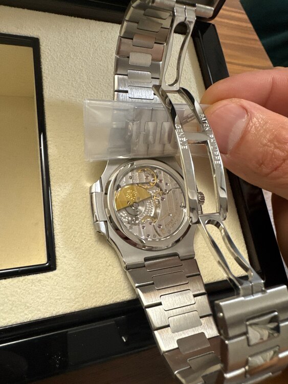 パテックフィリップ ノーチラス 5712/1a（高級時計）の商品画像 - 査定依頼日：2025年3月27日 - 最高査定価格：15,200,000円