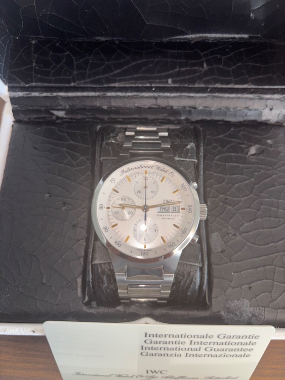 IWC アイダブリューシー IWC GSTクロノグラフ 39mm IW37071（高級時計）の商品画像 - 査定依頼日：2025年9月8日 - 最高査定価格：350,000円