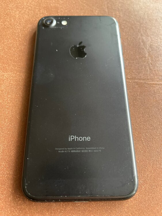 iPhone７BLK 256GB（スマホ）の商品画像 - 査定依頼日：2025年3月17日 - 最高査定価格：4,000円