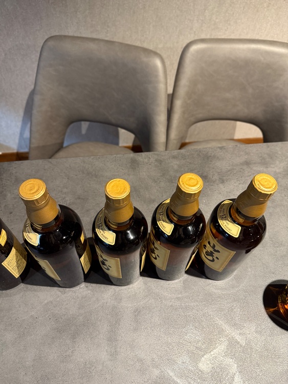 ウイスキー サントリー山崎 （お酒）の商品画像 - 査定依頼日：2025年11月25日 - 最高査定価格：187,000円