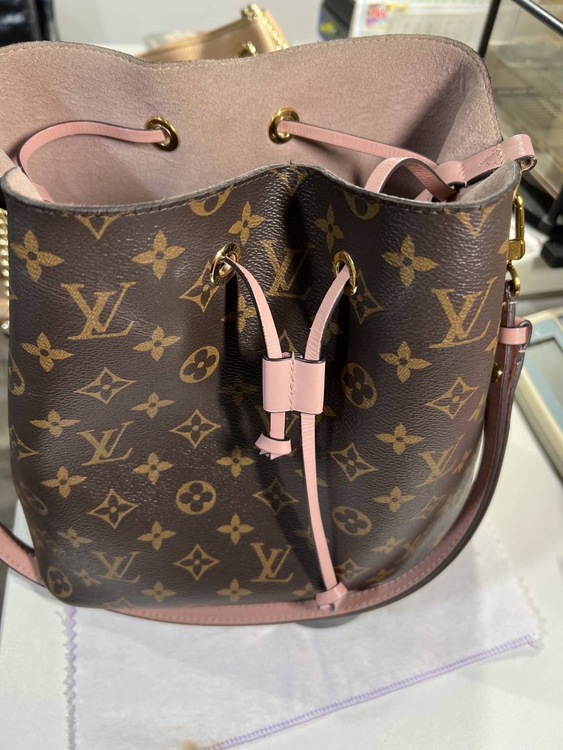 ネオノエ（ブランドバッグ）の商品画像 - 査定依頼日：2026年4月8日 - 最高査定価格：170,000円