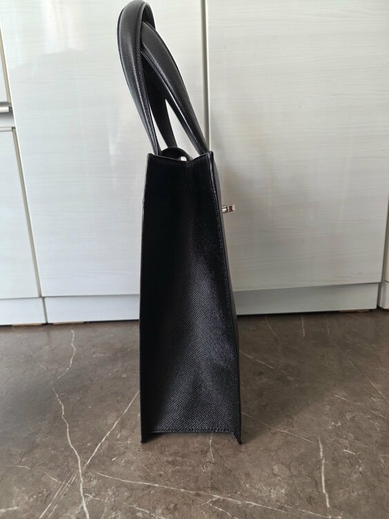 ブルガリバッグ  （ブランドバッグ）の商品画像 - 査定依頼日：2025年12月18日 - 最高査定価格：100,000円