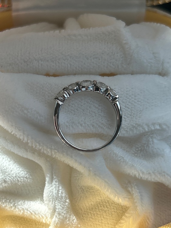 婚約指輪（宝石）の商品画像 - 査定依頼日：2025年9月30日 - 最高査定価格：50,000円