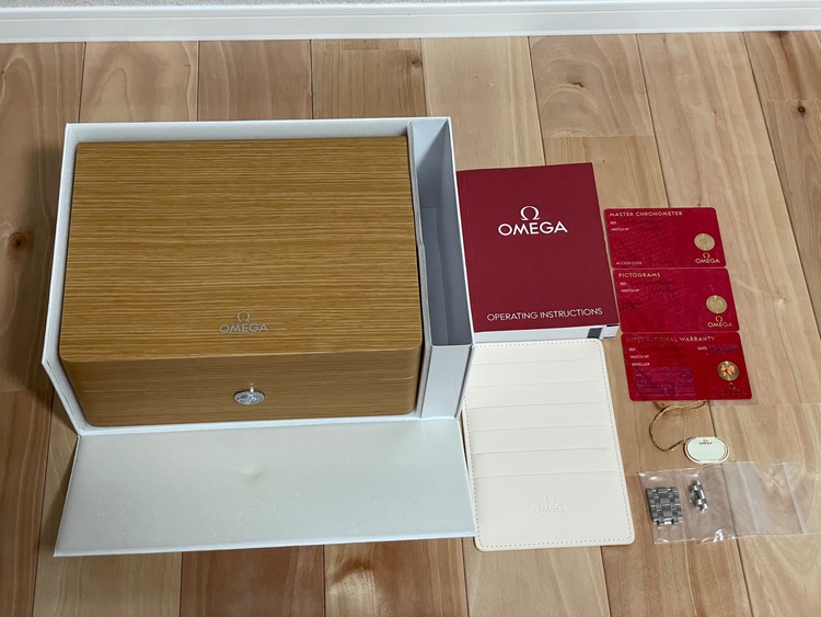 ダイバー300m ブラック（高級時計）の商品画像 - 査定依頼日：2025年9月10日 - 最高査定価格：620,000円