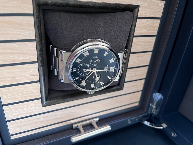 マリーンクロノグラフ(TI,ブルー文字盤)（高級時計）の商品画像 - 査定依頼日：2025年8月16日 - 最高査定価格：2,100,000円