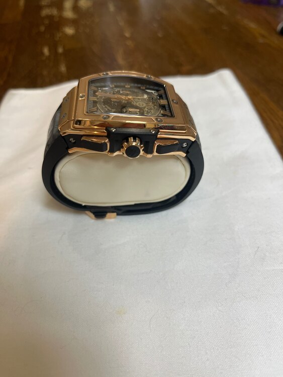 ウブロ ビックバン Ref.601.OX.0148LR（高級時計）の商品画像 - 査定依頼日：2025年1月20日 - 最高査定価格：1,500,000円