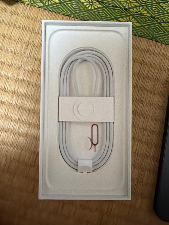 iPhone iPhone 16 Pro Max 512GB au（スマホ）の商品画像 - 査定依頼日：2026年6月2日 - 最高査定価格：143,000円