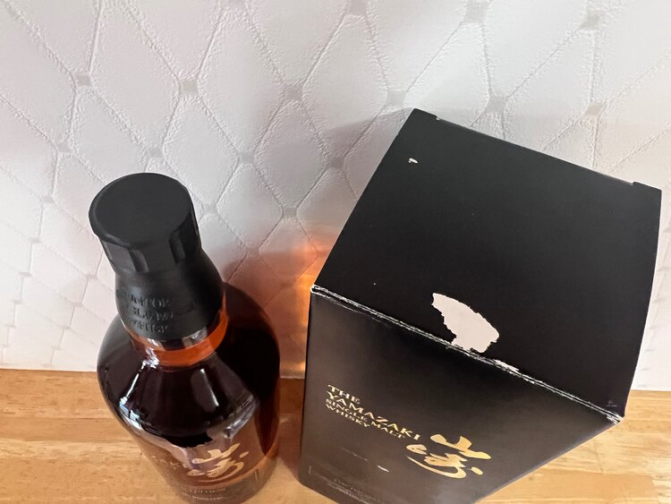 ウイスキー サントリー山崎 （お酒）の商品画像 - 査定依頼日：2025年5月14日 - 最高査定価格：74,000円