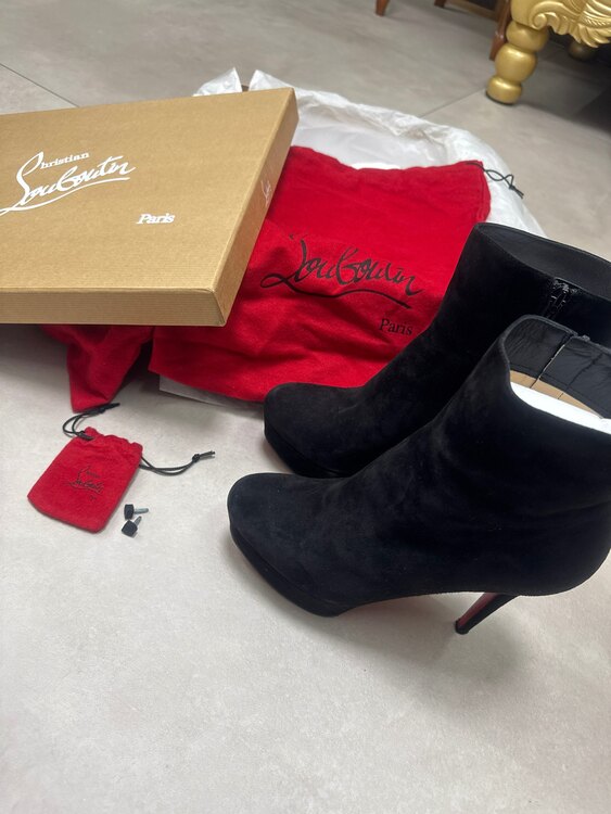 ビアンカブーティ120ベルベット（古着・ファッション）の商品画像 - 査定依頼日：2025年1月10日 - 最高査定価格：22,000円