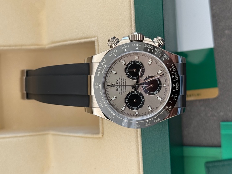 ロレックス デイトナ （高級時計）の商品画像 - 査定依頼日：2026年3月11日 - 最高査定価格：6,800,000円