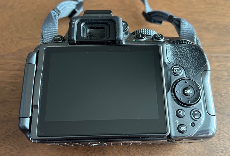 D5300（カメラ）の商品画像 - 査定依頼日：2026年3月19日 - 最高査定価格：17,100円