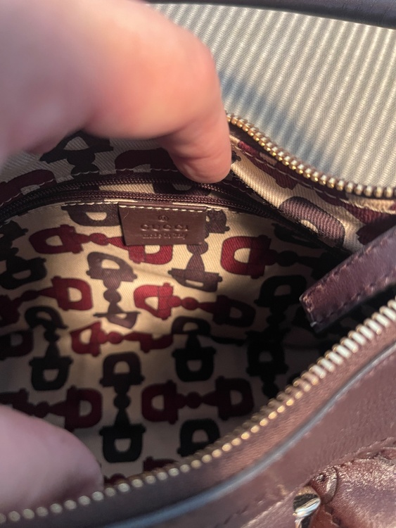 グッチシマレザーショルダーバック（ブランドバッグ）の商品画像 - 査定依頼日：2026年4月3日 - 最高査定価格：70,000円