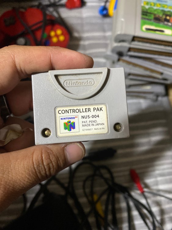 ピカチュウNINTENDO64 オレンジ&イエロー（ゲーム機本体・ゲームソフト）の商品画像 - 査定依頼日：2023年3月7日 - 最高査定価格：6,570円