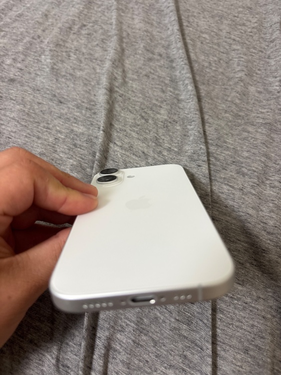 iPhone17（スマホ）の商品画像 - 査定依頼日：2026年8月10日 - 最高査定価格：98,000円
