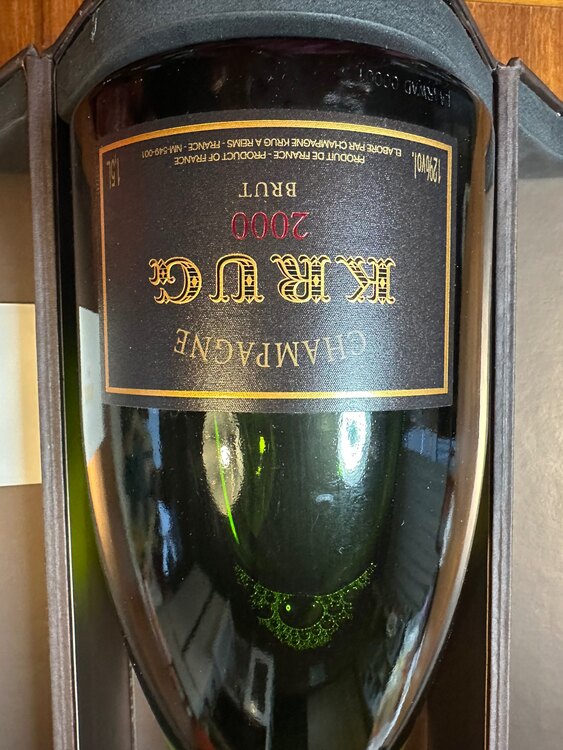 クリュッグ 2000 マグナムボトル（お酒）の商品画像 - 査定依頼日：2025年3月26日 - 最高査定価格：105,000円