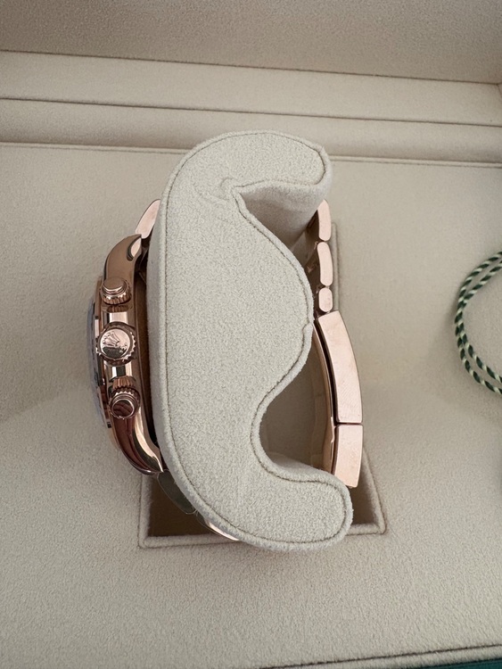 デイトナローズゴールド8Pダイヤ（高級時計）の商品画像 - 査定依頼日：2025年11月6日 - 最高査定価格：7,700,000円