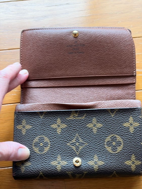 財布（ブランド財布・小物）の商品画像 - 査定依頼日：2026年4月8日 - 最高査定価格：7,000円