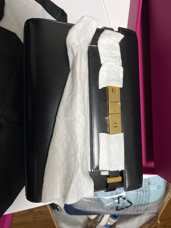 イブサンローラン  （ブランドバッグ）の商品画像 - 査定依頼日：2025年7月5日 - 最高査定価格：130,000円