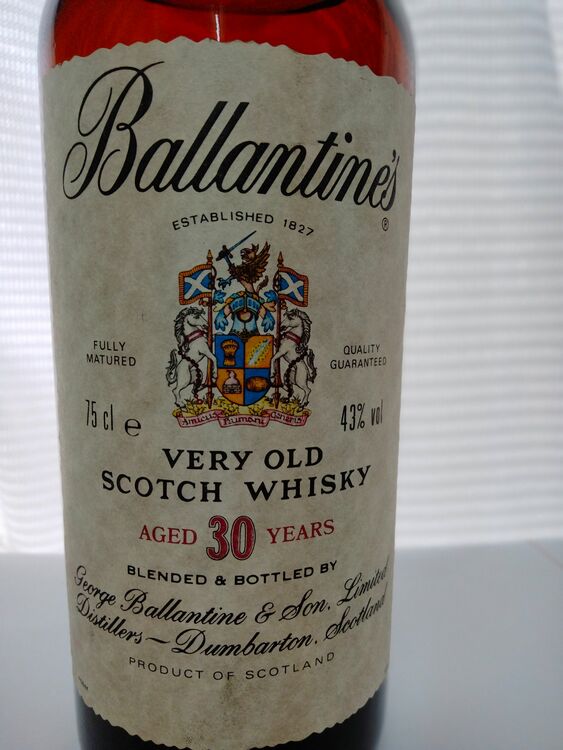 very  old aged 30yers（お酒）の商品画像 - 査定依頼日：2025年6月2日 - 最高査定価格：22,500円