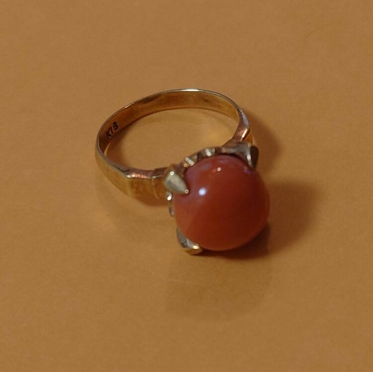 赤珊瑚のゴールドリング（金・貴金属）の商品画像 - 査定依頼日：2025年11月23日 - 最高査定価格：120,000円
