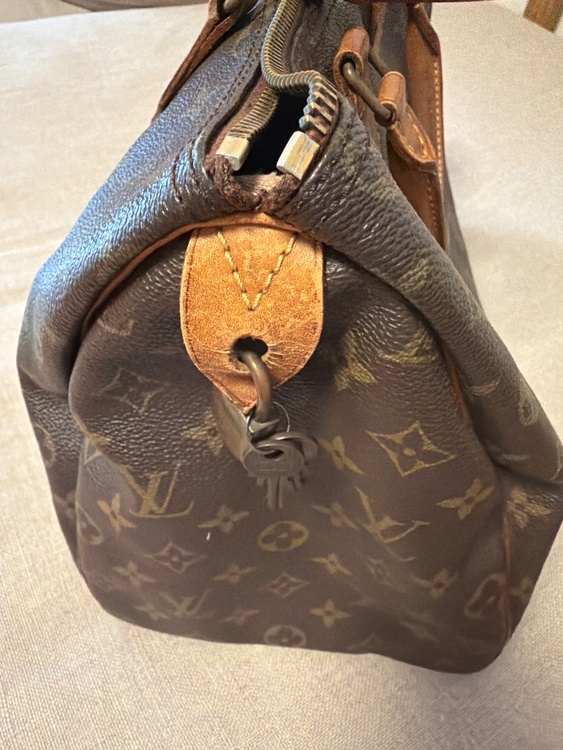 LOUIS VUITTON（ルイ・ヴィトン）モノグラム スピーディ40（ブランドバッグ）の商品画像 - 査定依頼日：2026年10月4日 - 最高査定価格：25,000円