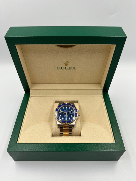 ロレックス サブマリーナー 126613Lb（高級時計）の商品画像 - 査定依頼日：2025年12月15日 - 最高査定価格：2,750,000円