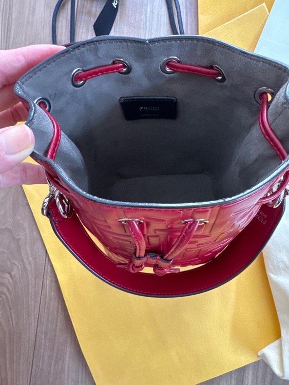 ショルダーバッグ（ブランドバッグ）の商品画像 - 査定依頼日：2025年8月18日 - 最高査定価格：82,000円