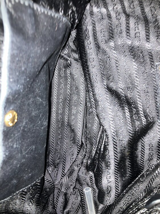 プラダ  （ブランドバッグ）の商品画像 - 査定依頼日：2025年4月25日 - 最高査定価格：20,000円