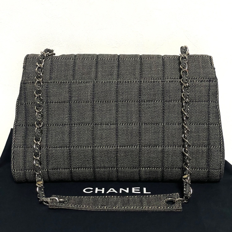 チョコバー チェーンフラップ デニムバッグ（ブランドバッグ）の商品画像 - 査定依頼日：2026年2月10日 - 最高査定価格：140,000円