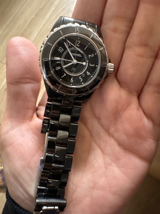 シャネル J12 （高級時計）の商品画像 - 査定依頼日：2025年10月30日 - 最高査定価格：250,000円