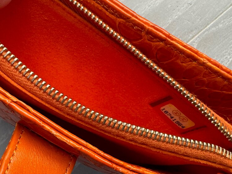 パイソン　ミニショルダー（ブランドバッグ）の商品画像 - 査定依頼日：2025年3月10日 - 最高査定価格：100,000円