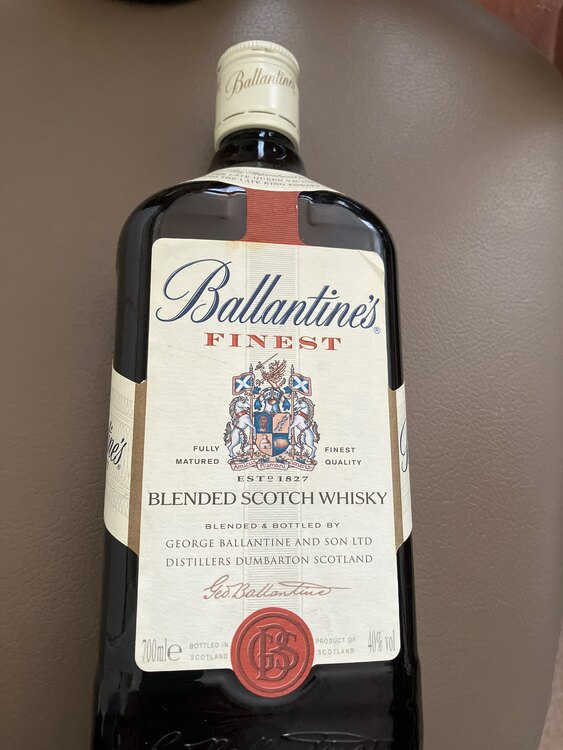 ウイスキー バランタイン （お酒）の商品画像 - 査定依頼日：2025年5月1日 - 最高査定価格：300円