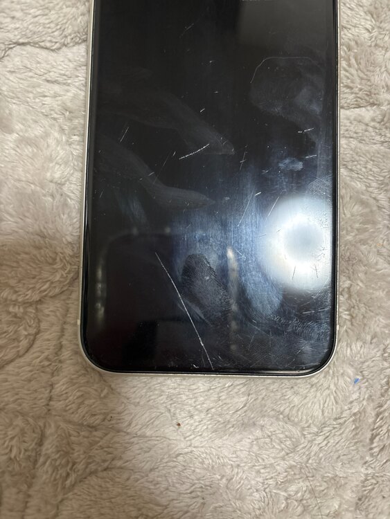 MWLU2J/A（スマホ）の商品画像 - 査定依頼日：2025年4月6日 - 最高査定価格：10,000円