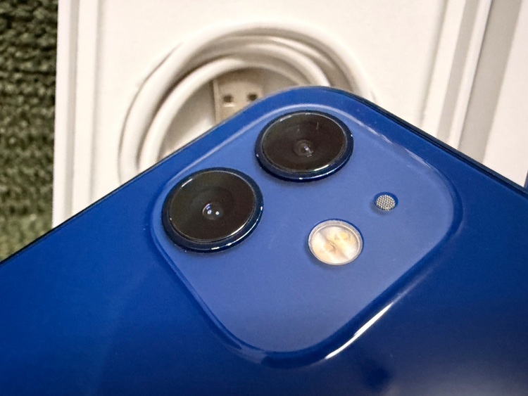 iPhone12 ブルー（スマホ）の商品画像 - 査定依頼日：2025年11月24日 - 最高査定価格：18,000円