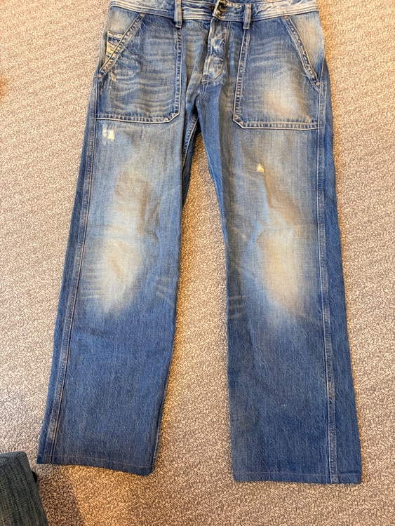 DIESEL ルーズストレート デニムパンツ W34 LOIKU（WASH 008A2）（古着・ファッション）の商品画像 - 査定依頼日：2026年8月9日 - 最高査定価格：100,000円