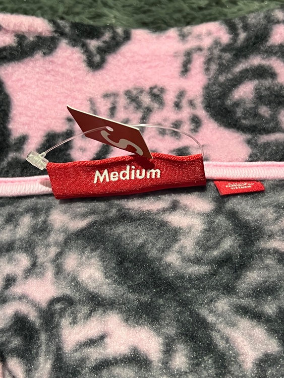 Supreme New York Fleece Jacket "Pink"（古着・ファッション）の商品画像 - 査定依頼日：2026年3月29日 - 最高査定価格：13,000円