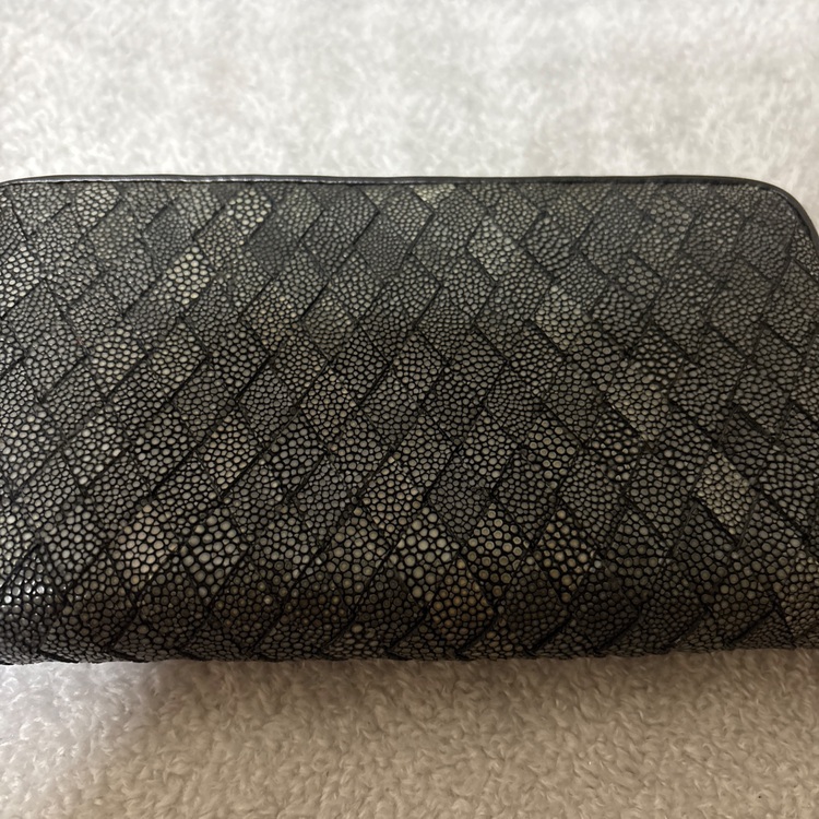 muta ムータ イントレチャート スティングレイ 長財布（ブランド財布・小物）の商品画像 - 査定依頼日：2025年9月18日 - 最高査定価格：18,000円