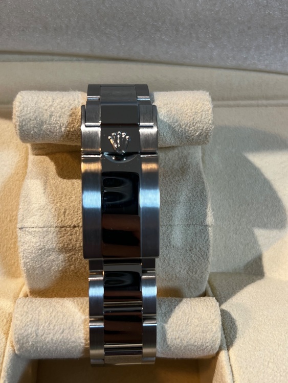 ロレックス GMTマスター 126710b（高級時計）の商品画像 - 査定依頼日：2025年10月30日 - 最高査定価格：2,600,000円